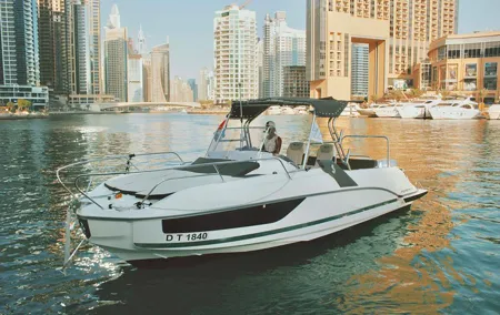 Dubai 3h Sea escape: Swim! Tan! Sightsee!