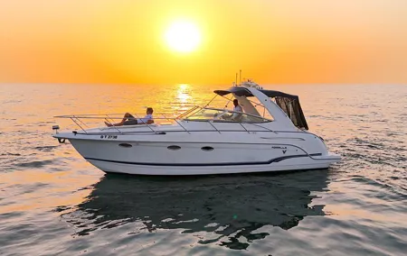 Dubai: Private Yacht Cruise on a 34 Ft Yacht
