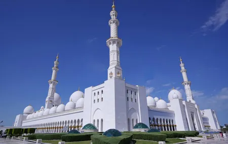 Abu Dhabi Tour From Dubai With Small Group