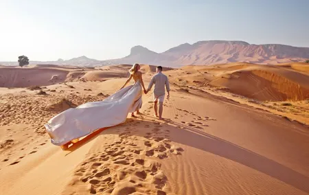 Private 4Hours Red Dunes Safari Camel Ride ,Falcon & Dune Thrills