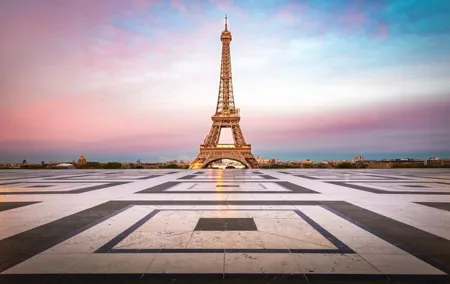 Paris: Eiffel Tower Summit Access