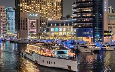 Dubai: Marina Lotus Yatch Dinner Cruise Intl Buffet