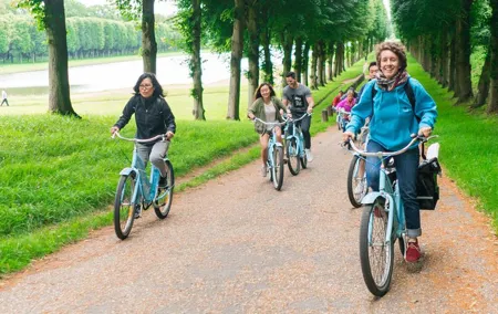 Versailles Palace Bike Tour with Market & Marie-Antoinette hamlet