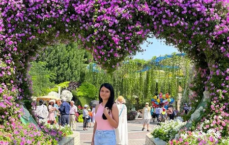 Dubai: Miracle Garden Entry Tickets with Optional Transportation