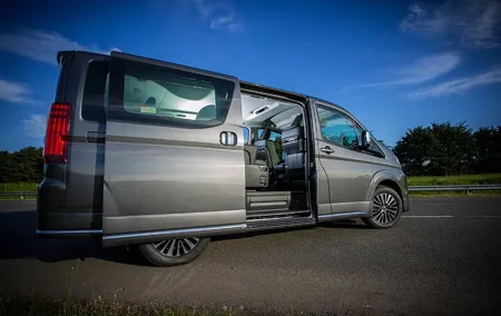 Minibus Departure from Dubai to Dubai International Airport DXB