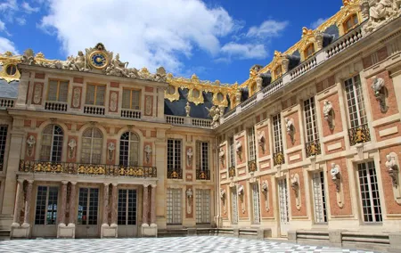 Versailles Palace & Gardens Tour with Transport from Paris