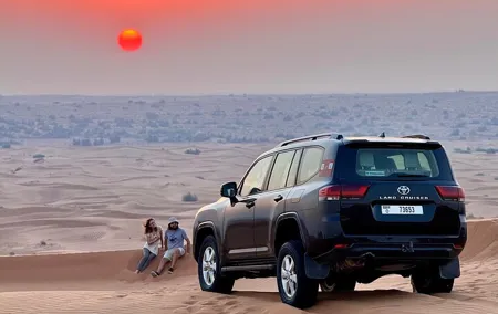Evening Desert Safari in Red Dunes Dubai with Dinner and Show