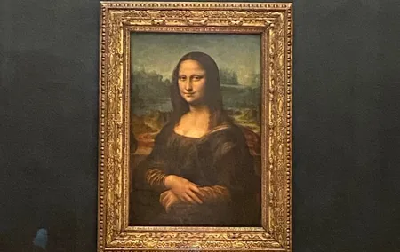 Louvre by Night Closing Hours Guided Experience