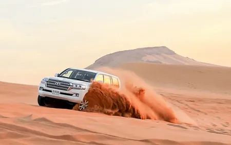 7-hour Small Group 4x4 Desert Safari Tour with Buffet Dinner in Dubai