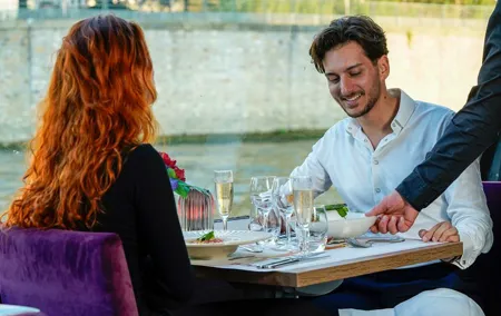 Paris Seine River Gourmet Lunch Cruise with Champagne Option