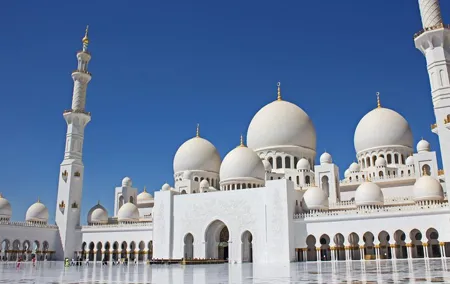 Full Day Abu Dhabi City Tour + BAPS Mandir Visit, guide transfer