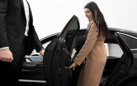 Dubai: Private Transfer to Abu Dhabi