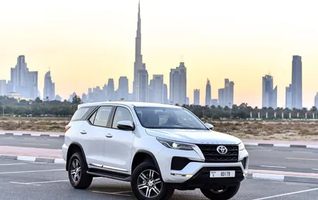 Dubai: Full-Day Private Car and Driver Hire