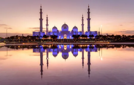 Abu Dhabi Mosque Tour With Qasr Al Watan & Louvre Museum