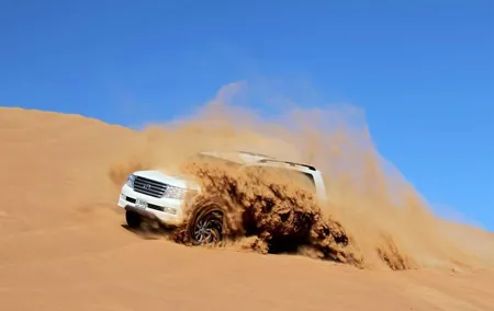 Deluxe Dubai Desert Safari with BBQ Dinner