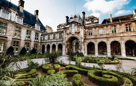 Le Marais District & Jewish Quarter - Exclusive Guided Walking Tour