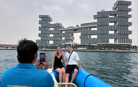 Speedboat Dubai: 60 Mins Guided Burj Al Arab & Atlantis Tour