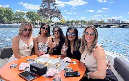 Private Seine River Cruise in Paris