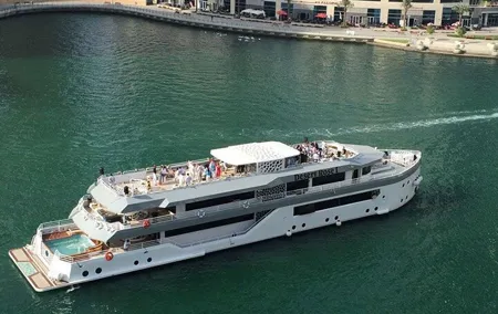 3-Hour Lotus Mega Yacht Dinner Experience in Dubai Marina