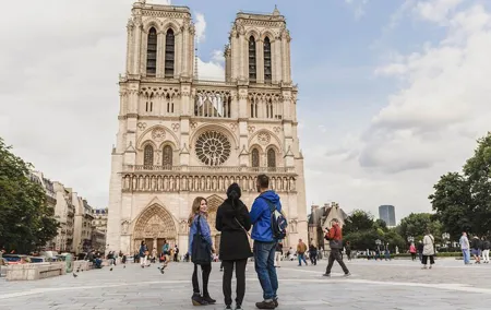 Notre-Dame Exterior & Sainte-Chapelle Medieval Paris Tour