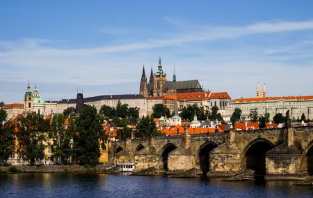 Classic Prague Castle Tour, Strahov Monastery & Castle District