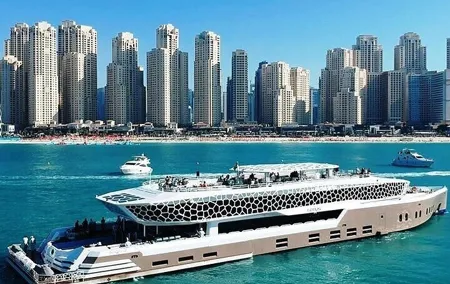 3-Hour Lotus Mega Yacht Dinner Experience in Dubai Marina