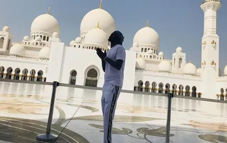 DEAL: Sheikh Zayed Grand Mosque and Dubai Red Dunes with BBQ Dinner