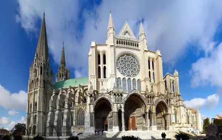 Chartres Cathedral 5 Hours Tour from Paris with Private Transport