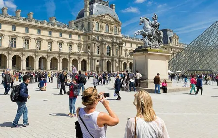 Louvre Museum Masterpieces Small-Group Tour