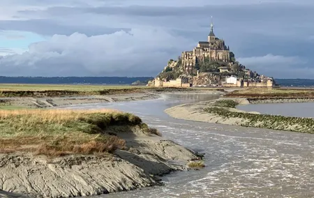 Mont St Michel Guided Day Trip from Paris in Minivan