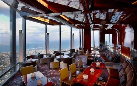 DINE experience at Burj Khalifa with DISCOVER DUBAI by NIGHT