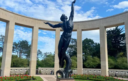 Private Normandy D-Day Live guided Top 6 Sites trip from Paris