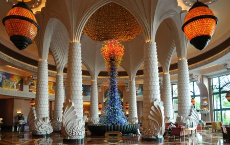Lunch at Atlantis, Dubai in Style: Private Sightseeing Tour