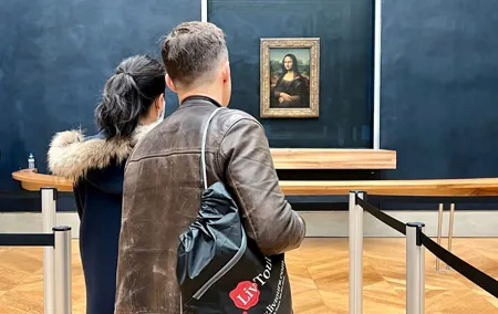 Exclusive Semi-Private Louvre Tour with Mona Lisa, Max 6 People