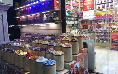 Dubai Spice, Gold, and Textile Souks Tour.