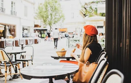 Les Puces de Saint Ouen Flea Market Private Tour in Paris