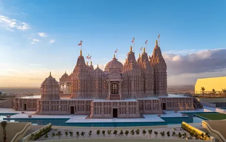 Private Abu Dhabi Tour & Grand Mosque and Baps Temple