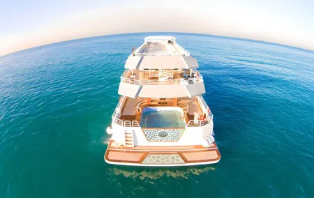 Amazing Luxury Yacht Dubai Marina with Breakfast