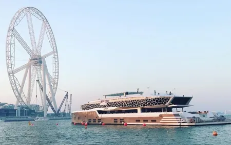 Lotus Mega Yacht Dubai - 3 H Luxury Dinner Cruise +Transfer (VIP)
