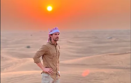 Red Dune 4x4 Desert Safari with Sand Boarding & Camel (4 hr)