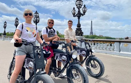 Paris Sightseeing Family Friendly Guided Electric Bike Tour