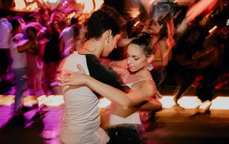 Dubai Salsa Lovers Dance Experience