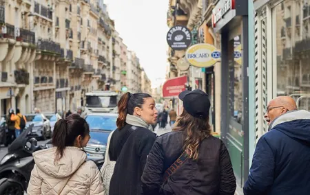 -Kids friendly- Eat, play, love Montmartre: 3H Walking Food Tour