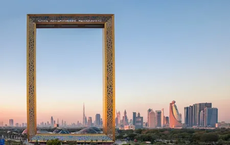 Dubai Frame and Marina Dinner Dhow Cruise with Private Transfers