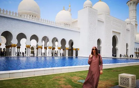 Abu Dhabi City Tour (Grand Mosque & Qasr Al Watan)
