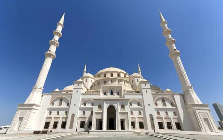From Dubai to Fujairah: Full Day Tour with Sheikh Zayed Grand Mosque
