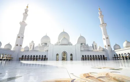 Abu Dhabi Mosque with Louvre and Qasr Al Watn