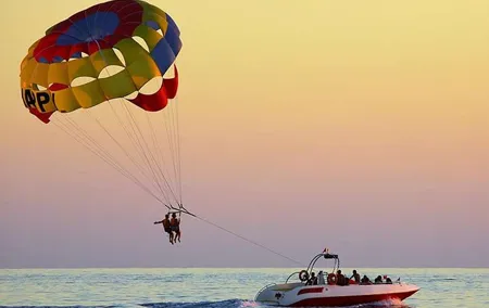 Parasailing Burj View in Dubai With Transfers Options