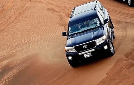 Evening Desert Safari Tour With Live Enterterment And BBQ Dinner