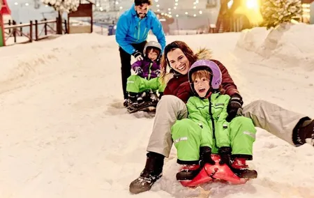 Full Day Ski Dubai Ticket to Ski Resort in Mall of the Emirates